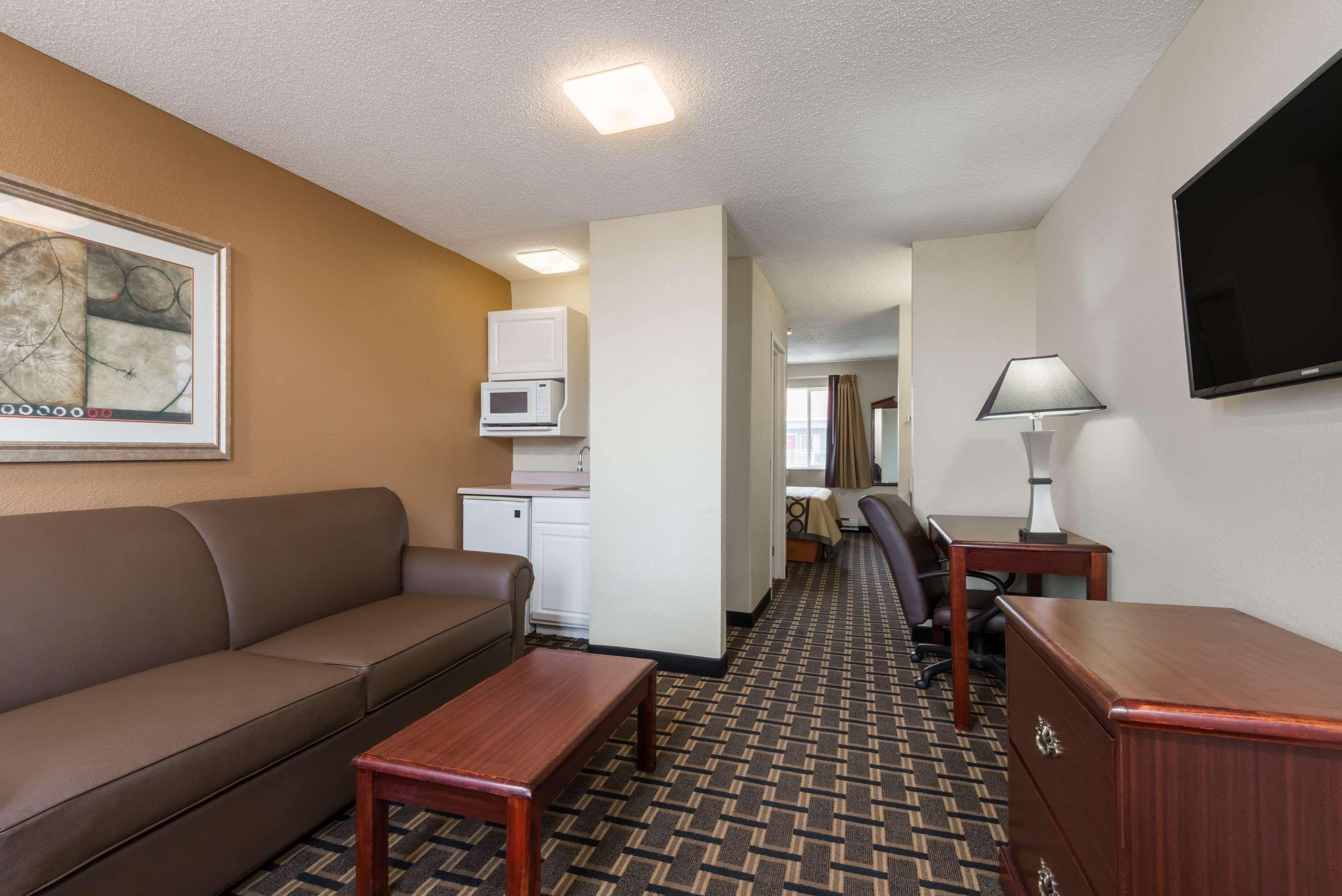 Hotel Super 8 By Wyndham Indianapolis/Ne/Castleton Area Exteriér fotografie