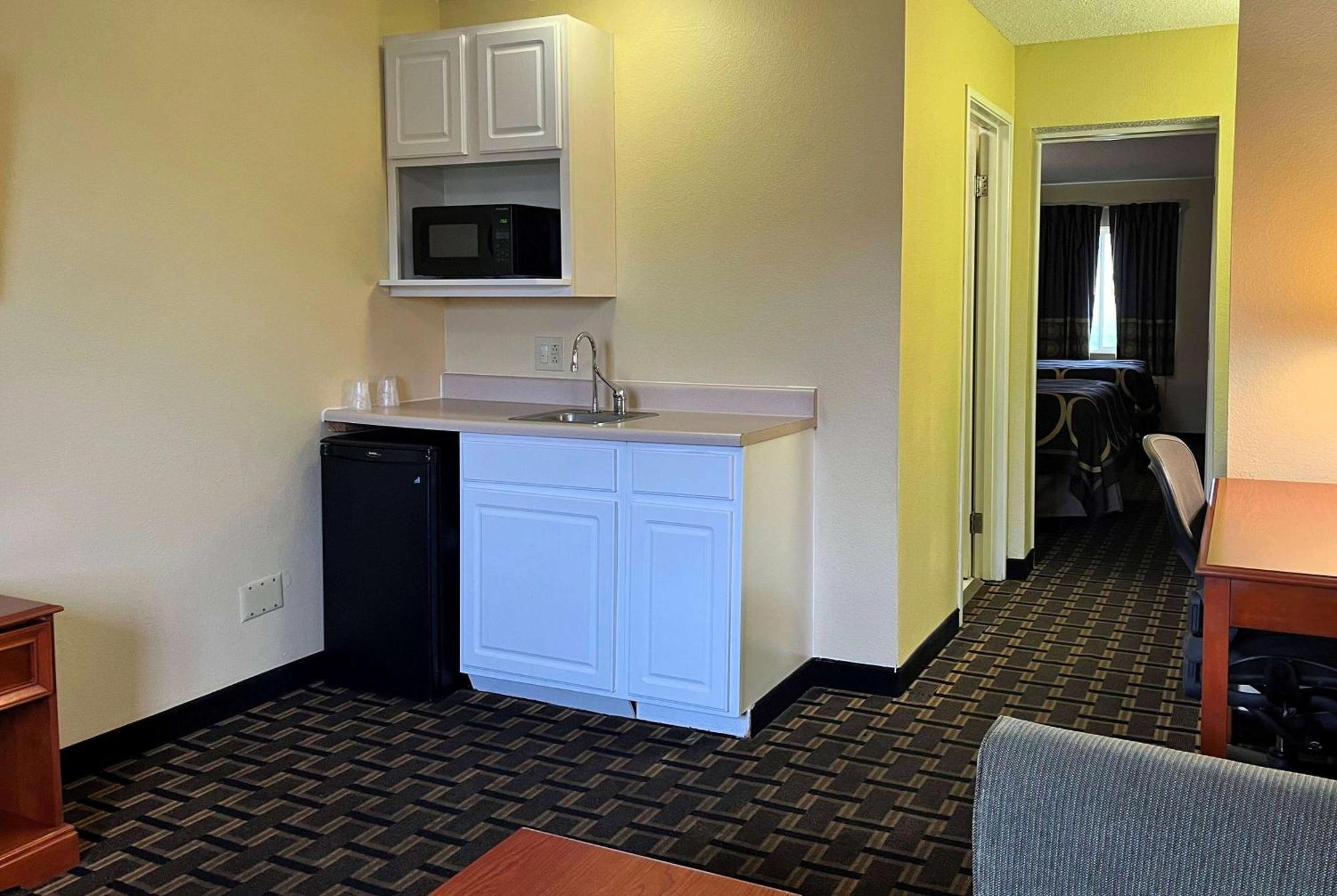 Hotel Super 8 By Wyndham Indianapolis/Ne/Castleton Area Exteriér fotografie