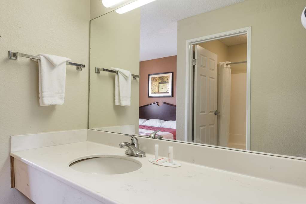 Hotel Super 8 By Wyndham Indianapolis/Ne/Castleton Area Pokoj fotografie